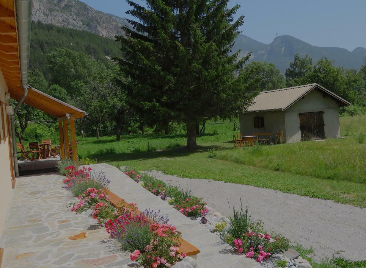 Chambres D'Hotes La Pierre D'Oran LʼArgentière-la-Bessée Dış mekan fotoğraf